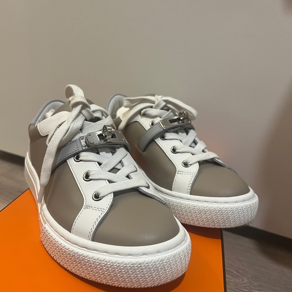 HERMES WOMENS DAY SNEAKER KELLY BUCKLE BEIGE GREY WHITE LEATHER SHOES - Picture 7 of 13